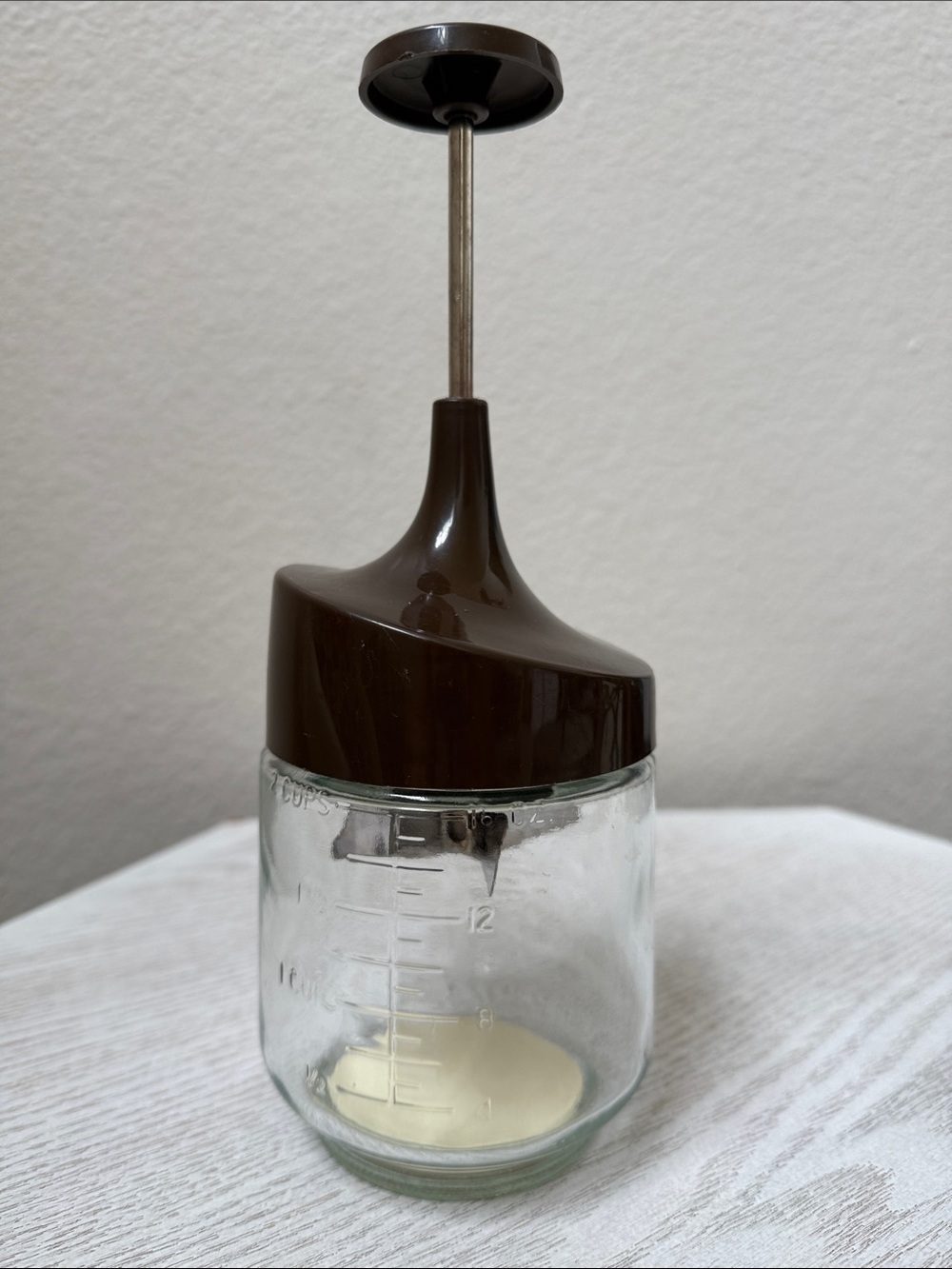 Vintage Gemco Made in the USA 2 Cup Spring Loaded Push Plunger Nut Food Chopper